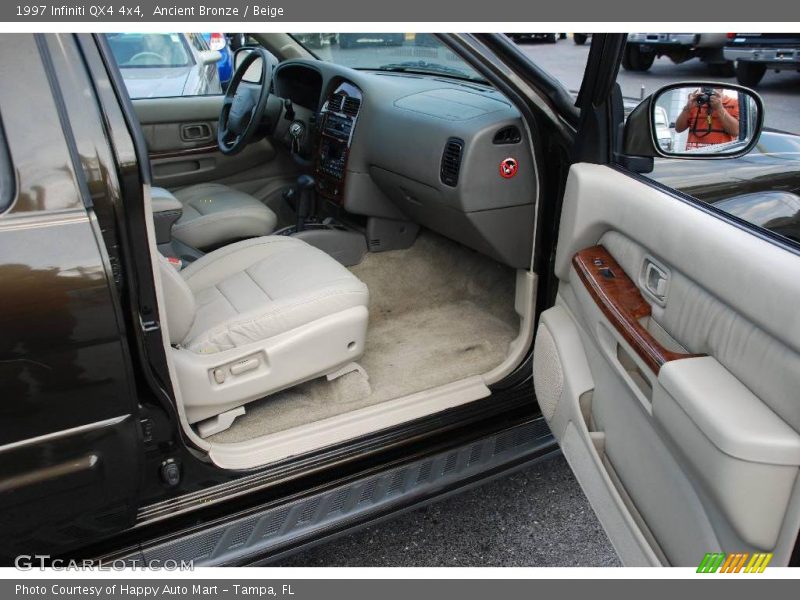Ancient Bronze / Beige 1997 Infiniti QX4 4x4