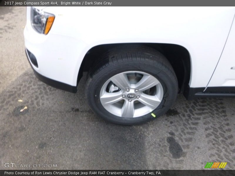Bright White / Dark Slate Gray 2017 Jeep Compass Sport 4x4