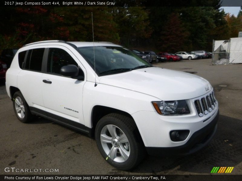 Front 3/4 View of 2017 Compass Sport 4x4