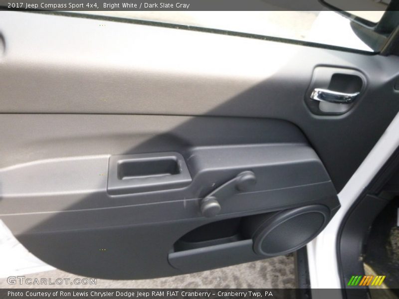 Bright White / Dark Slate Gray 2017 Jeep Compass Sport 4x4