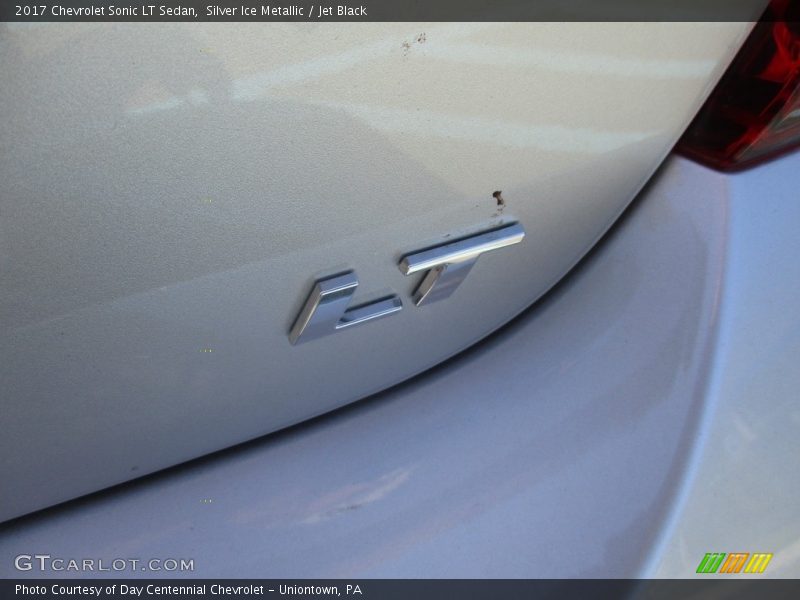 Silver Ice Metallic / Jet Black 2017 Chevrolet Sonic LT Sedan