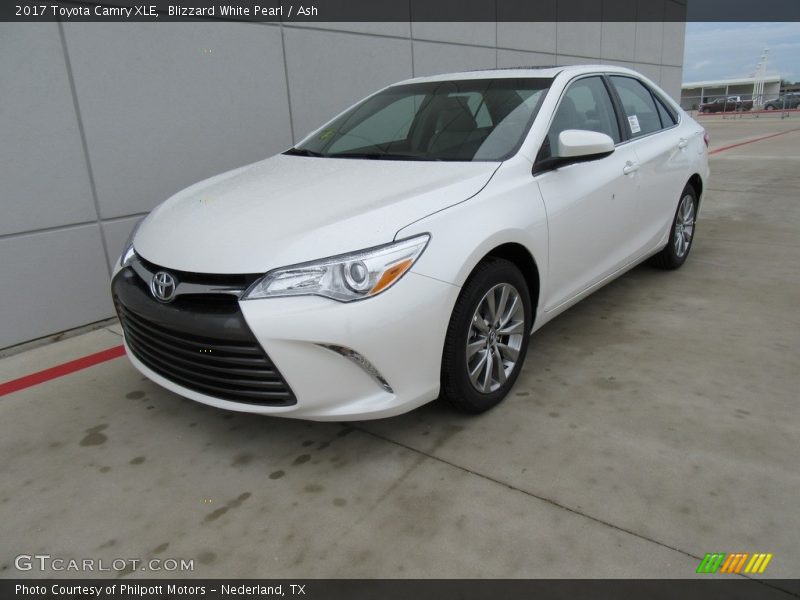 Blizzard White Pearl / Ash 2017 Toyota Camry XLE