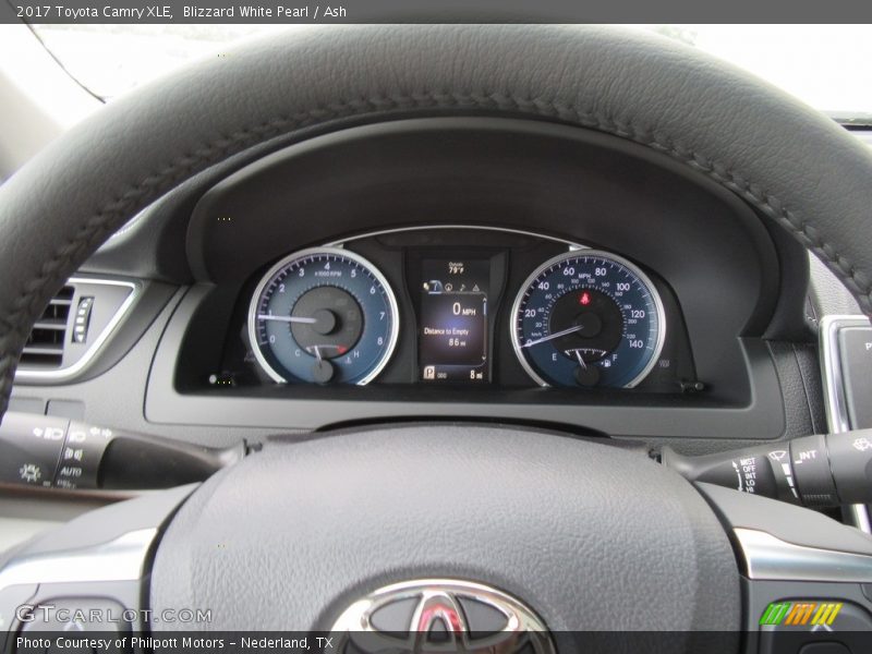 Blizzard White Pearl / Ash 2017 Toyota Camry XLE