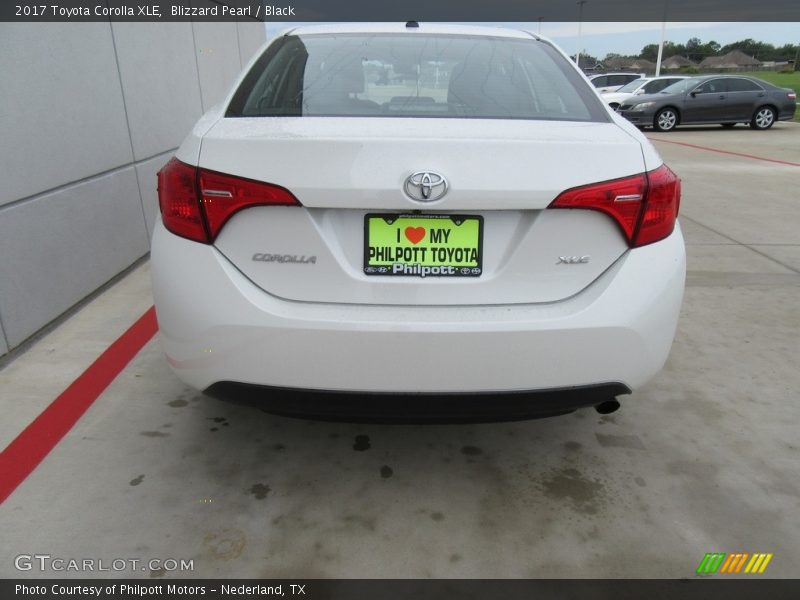 Blizzard Pearl / Black 2017 Toyota Corolla XLE