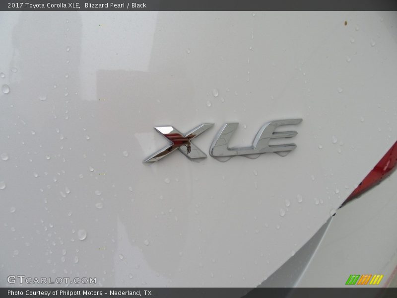 Blizzard Pearl / Black 2017 Toyota Corolla XLE