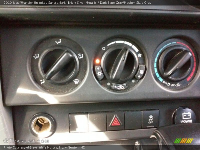 Bright Silver Metallic / Dark Slate Gray/Medium Slate Gray 2010 Jeep Wrangler Unlimited Sahara 4x4