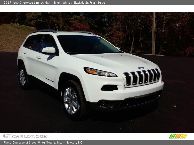 Bright White / Black/Light Frost Beige 2017 Jeep Cherokee Limited 4x4