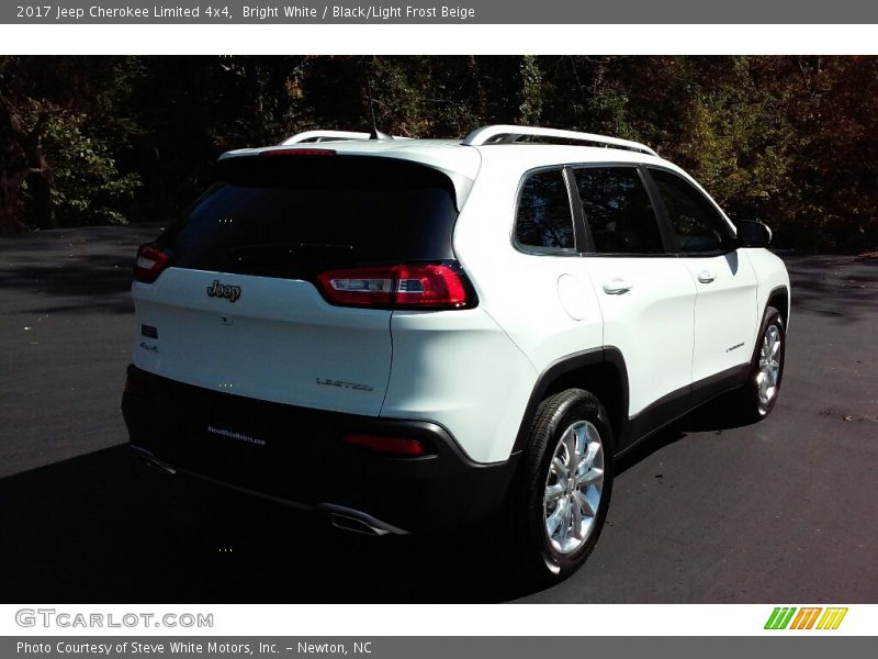 Bright White / Black/Light Frost Beige 2017 Jeep Cherokee Limited 4x4
