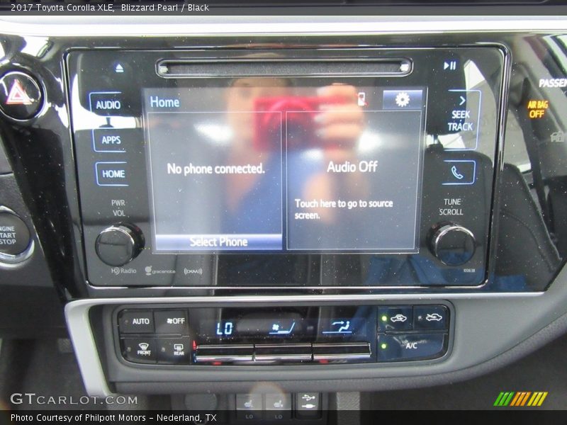 Blizzard Pearl / Black 2017 Toyota Corolla XLE