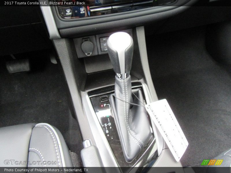 Blizzard Pearl / Black 2017 Toyota Corolla XLE