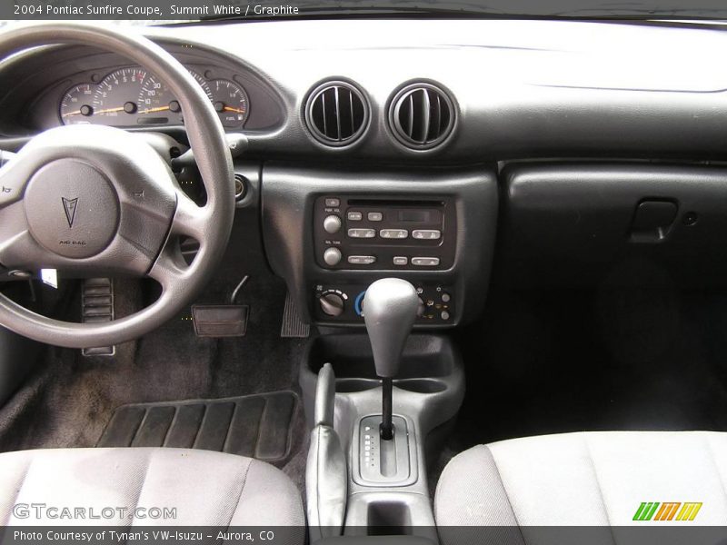 Summit White / Graphite 2004 Pontiac Sunfire Coupe