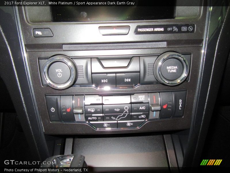 White Platinum / Sport Appearance Dark Earth Gray 2017 Ford Explorer XLT