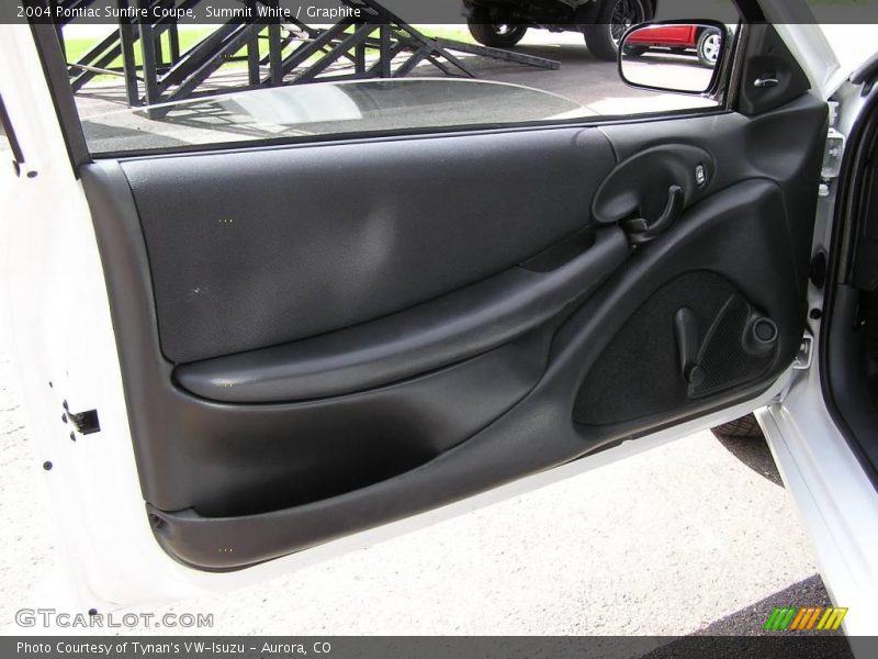 Summit White / Graphite 2004 Pontiac Sunfire Coupe