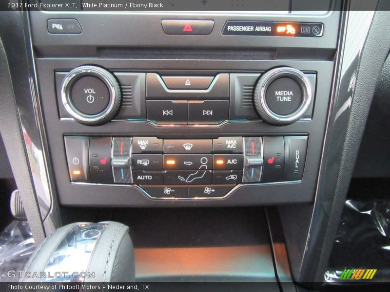White Platinum / Ebony Black 2017 Ford Explorer XLT