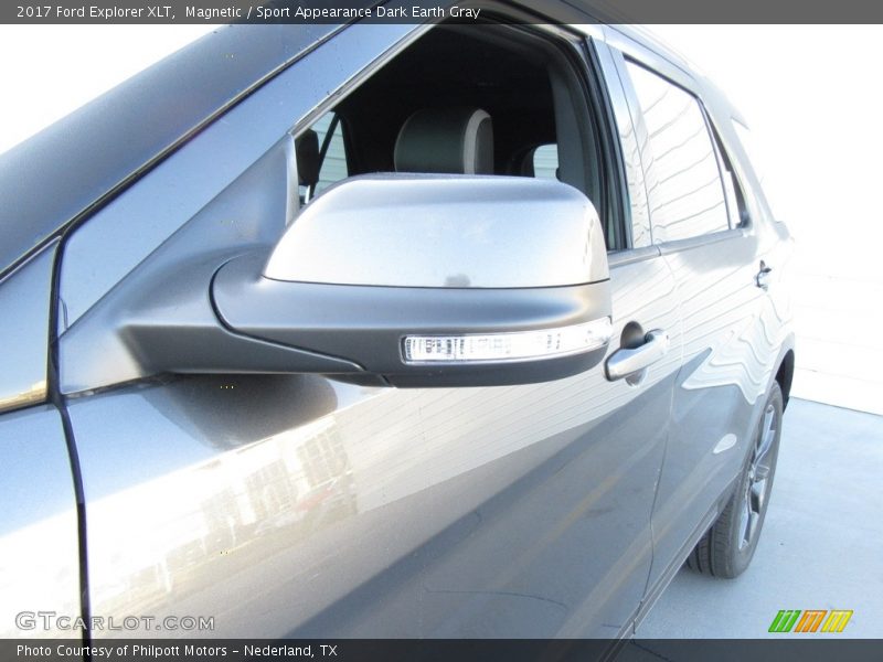 Magnetic / Sport Appearance Dark Earth Gray 2017 Ford Explorer XLT