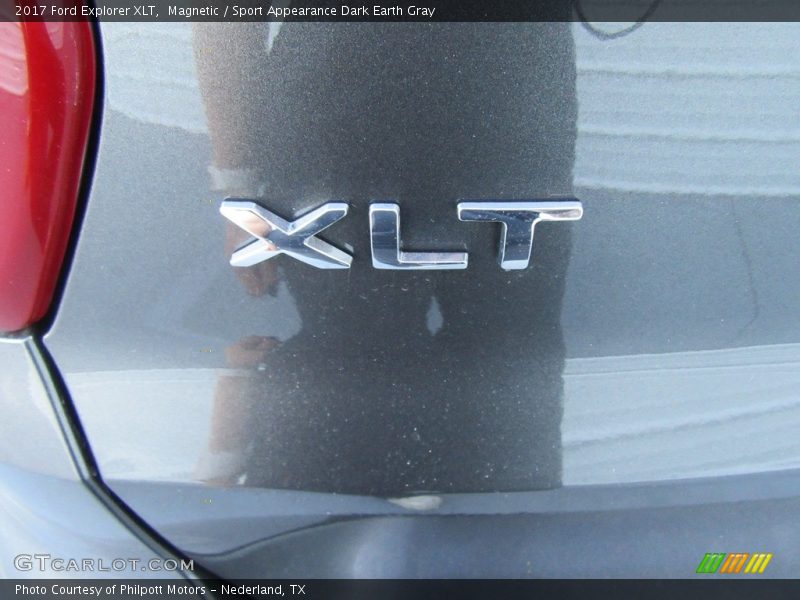 Magnetic / Sport Appearance Dark Earth Gray 2017 Ford Explorer XLT