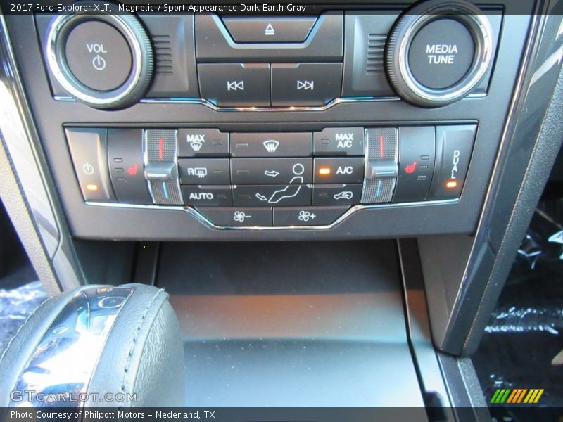 Magnetic / Sport Appearance Dark Earth Gray 2017 Ford Explorer XLT