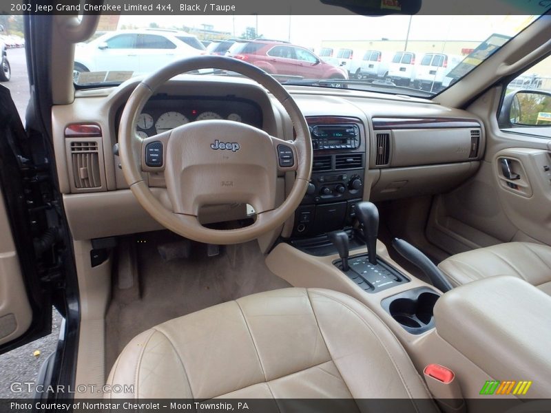 Black / Taupe 2002 Jeep Grand Cherokee Limited 4x4