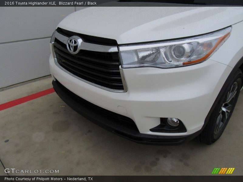 Blizzard Pearl / Black 2016 Toyota Highlander XLE