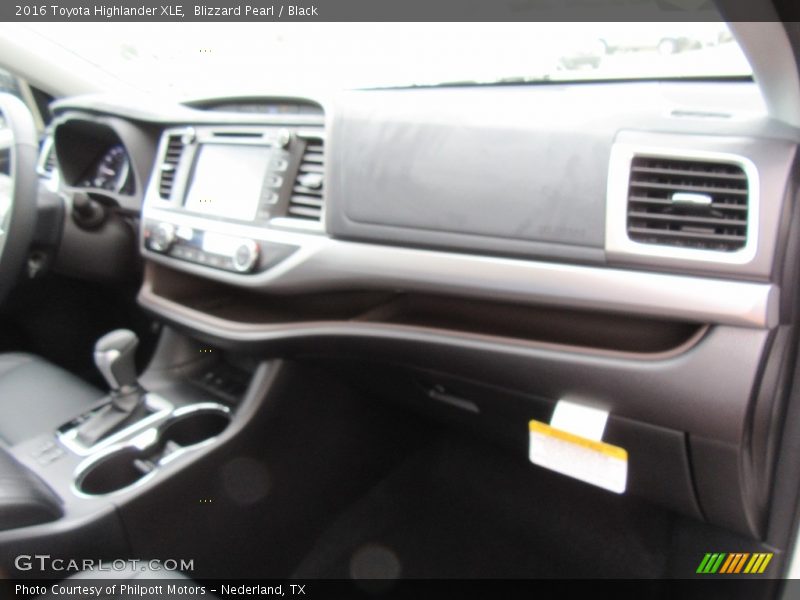 Blizzard Pearl / Black 2016 Toyota Highlander XLE