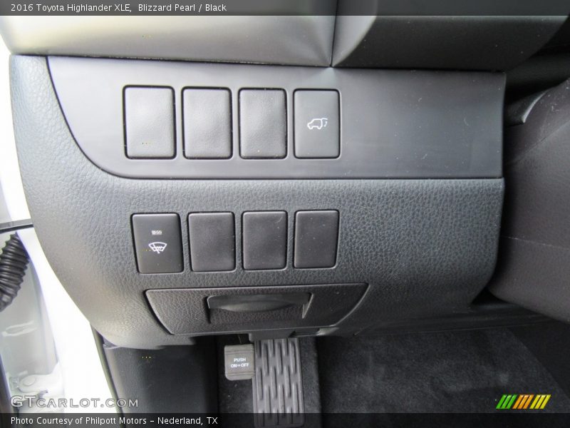 Blizzard Pearl / Black 2016 Toyota Highlander XLE