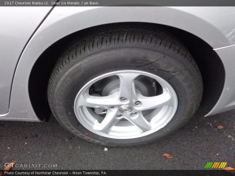 Silver Ice Metallic / Jet Black 2017 Chevrolet Malibu LS