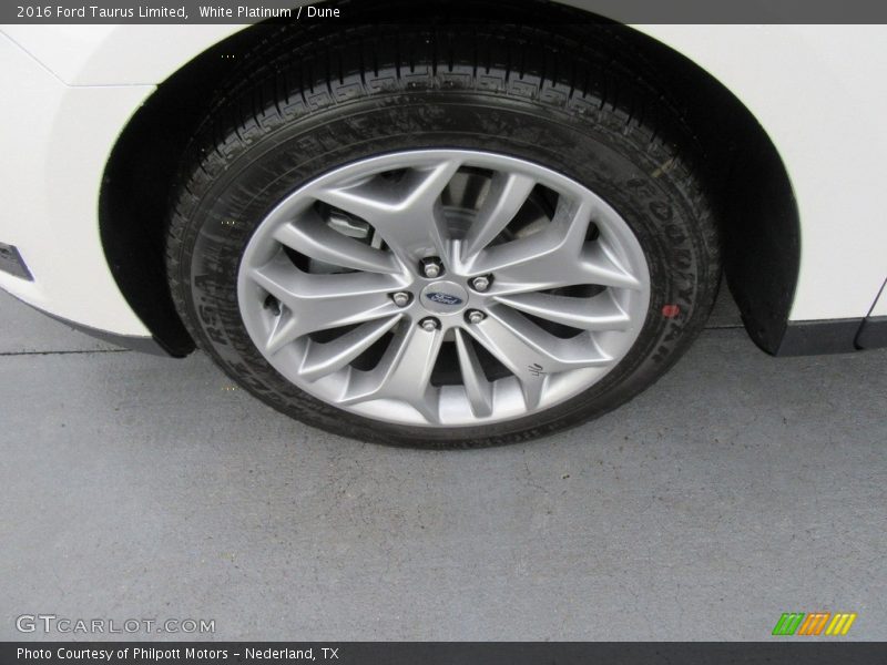 White Platinum / Dune 2016 Ford Taurus Limited