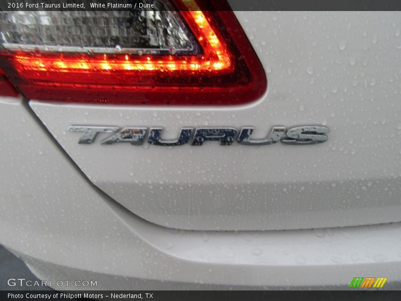 White Platinum / Dune 2016 Ford Taurus Limited