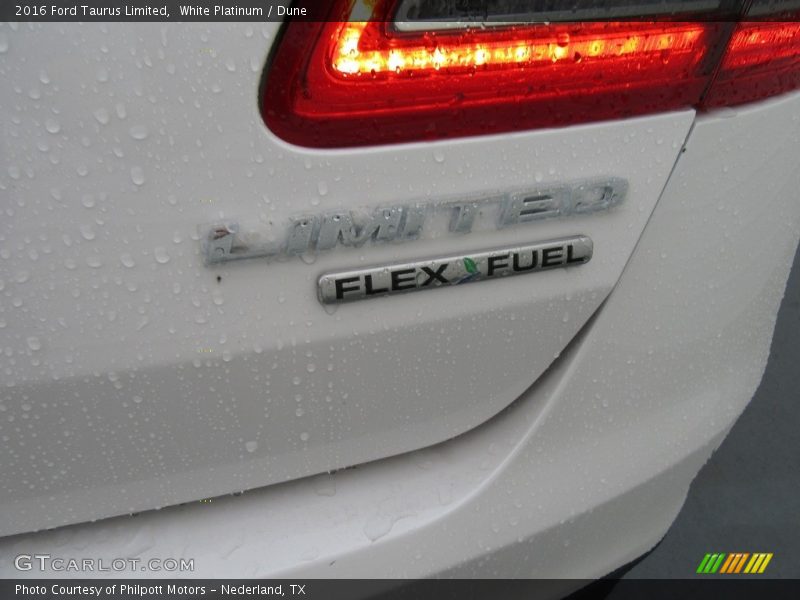 White Platinum / Dune 2016 Ford Taurus Limited