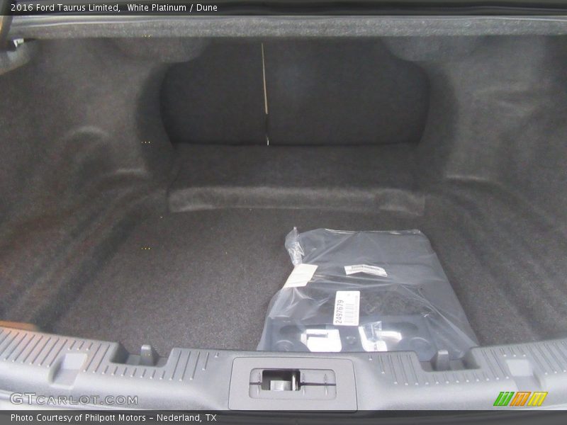White Platinum / Dune 2016 Ford Taurus Limited