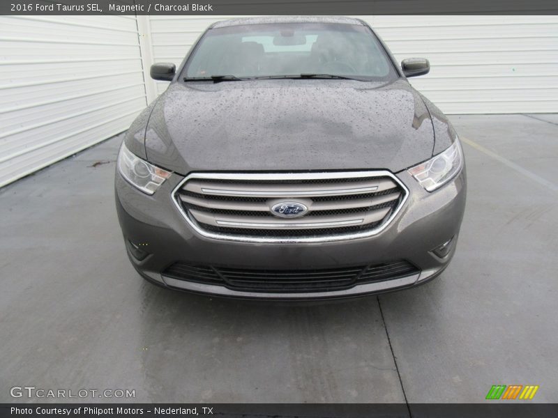 Magnetic / Charcoal Black 2016 Ford Taurus SEL