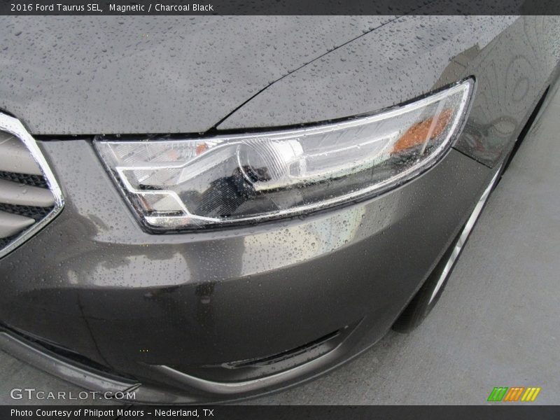 Magnetic / Charcoal Black 2016 Ford Taurus SEL