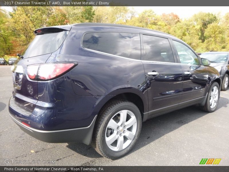 Blue Velvet Metallic / Ebony 2017 Chevrolet Traverse LT AWD