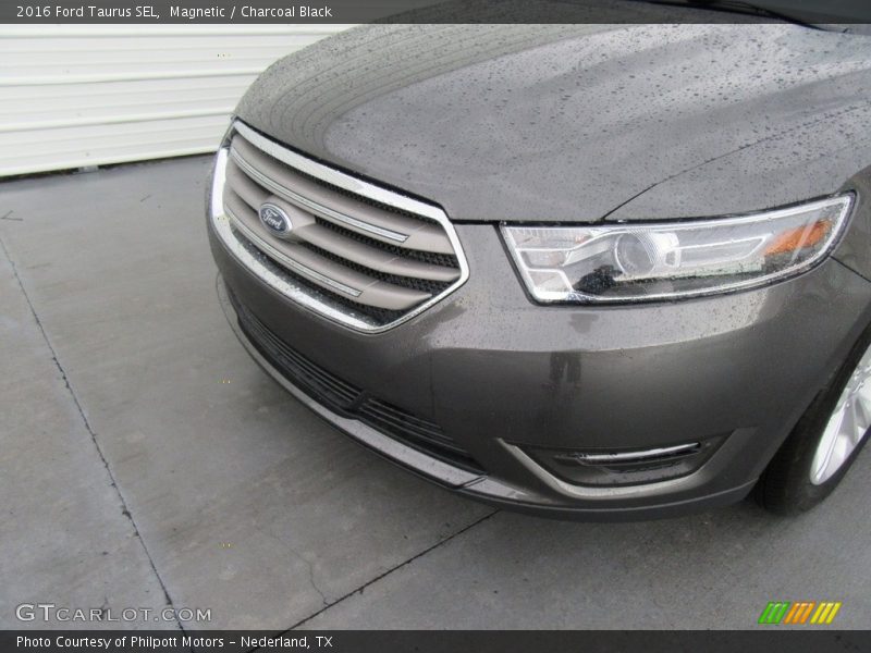 Magnetic / Charcoal Black 2016 Ford Taurus SEL