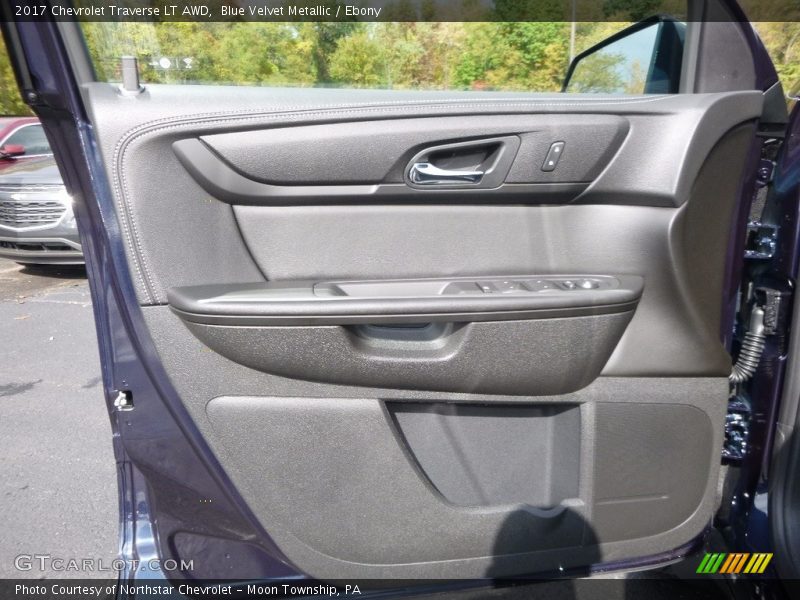 Blue Velvet Metallic / Ebony 2017 Chevrolet Traverse LT AWD