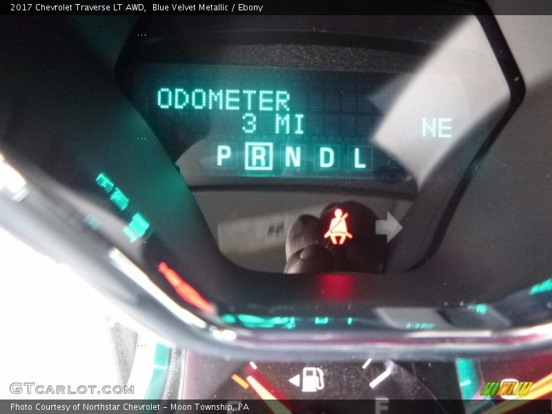 Blue Velvet Metallic / Ebony 2017 Chevrolet Traverse LT AWD