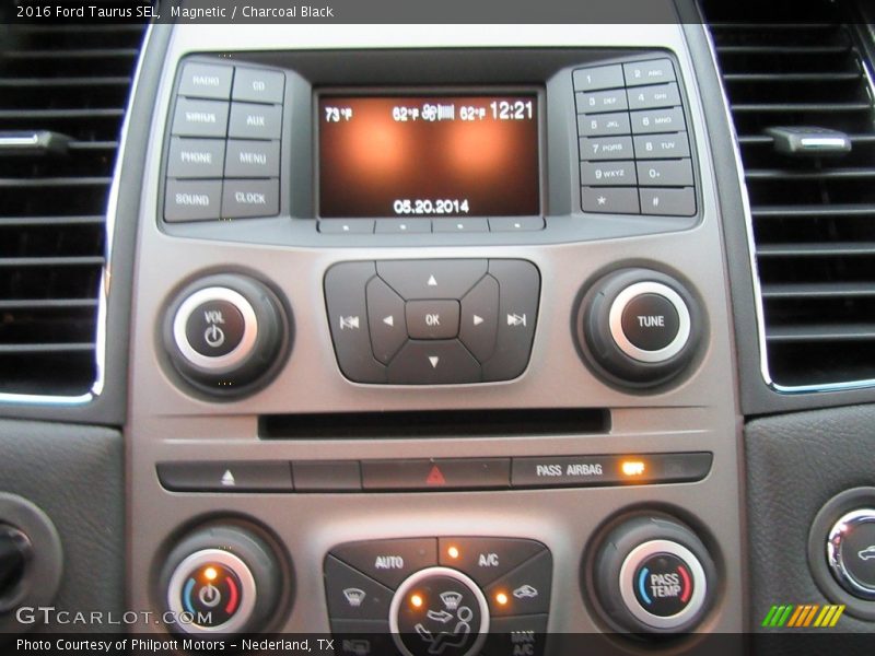 Magnetic / Charcoal Black 2016 Ford Taurus SEL
