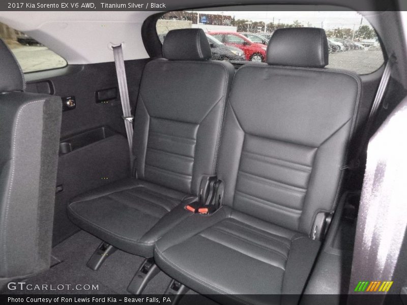 Rear Seat of 2017 Sorento EX V6 AWD