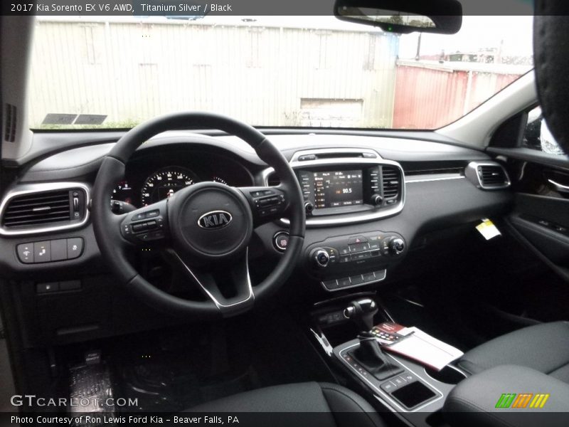 Dashboard of 2017 Sorento EX V6 AWD