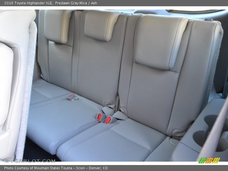 Predawn Gray Mica / Ash 2016 Toyota Highlander XLE