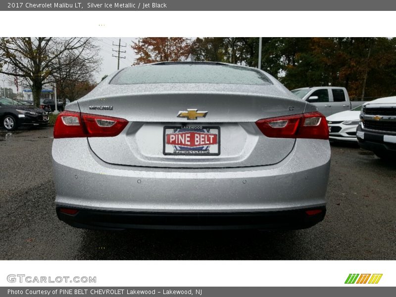 Silver Ice Metallic / Jet Black 2017 Chevrolet Malibu LT