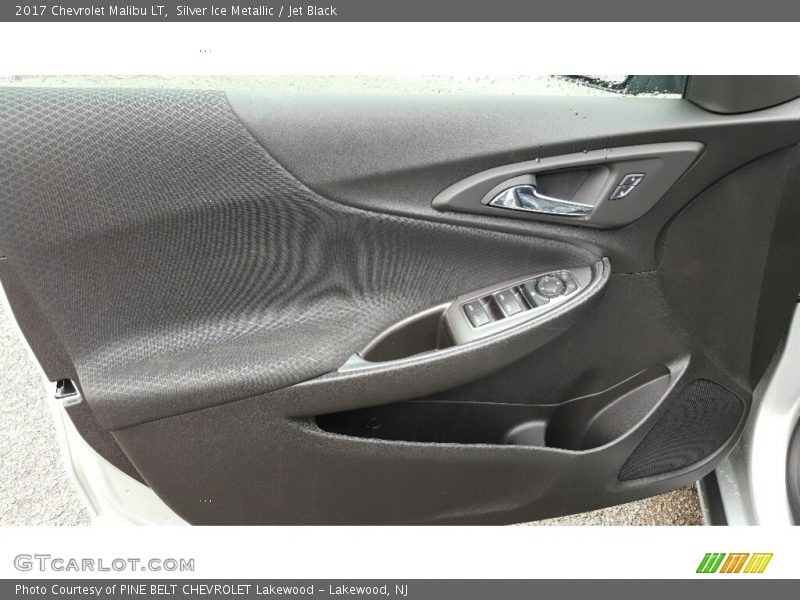 Silver Ice Metallic / Jet Black 2017 Chevrolet Malibu LT