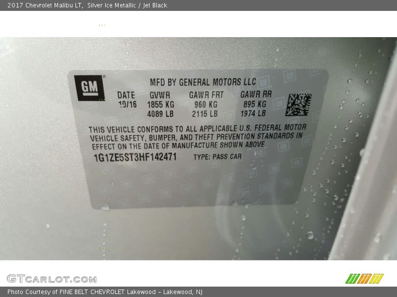 Silver Ice Metallic / Jet Black 2017 Chevrolet Malibu LT