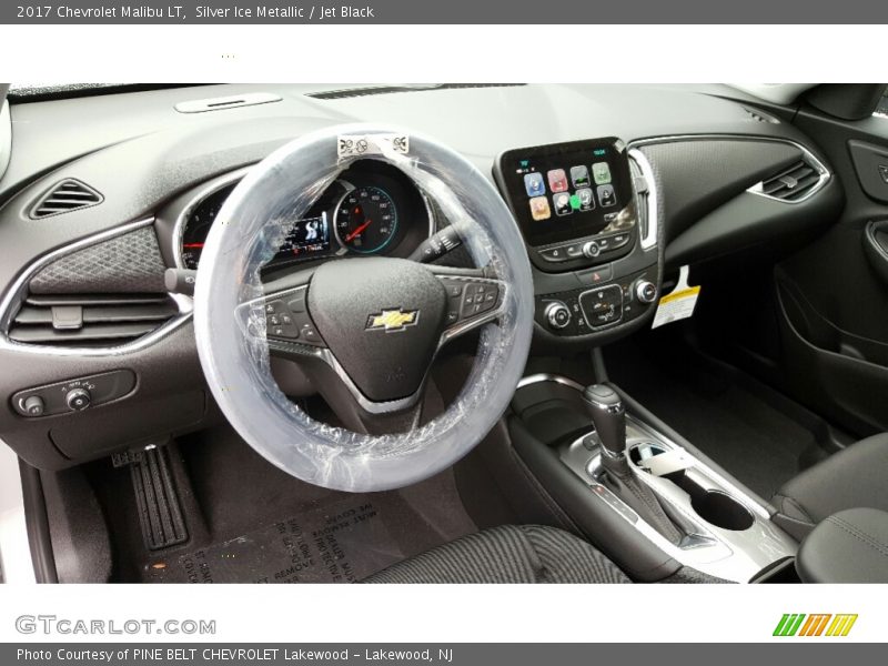 Silver Ice Metallic / Jet Black 2017 Chevrolet Malibu LT