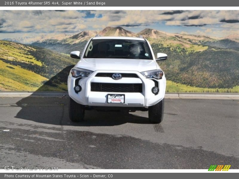 Super White / Sand Beige 2016 Toyota 4Runner SR5 4x4