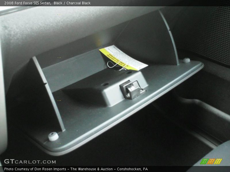 Black / Charcoal Black 2008 Ford Focus SES Sedan