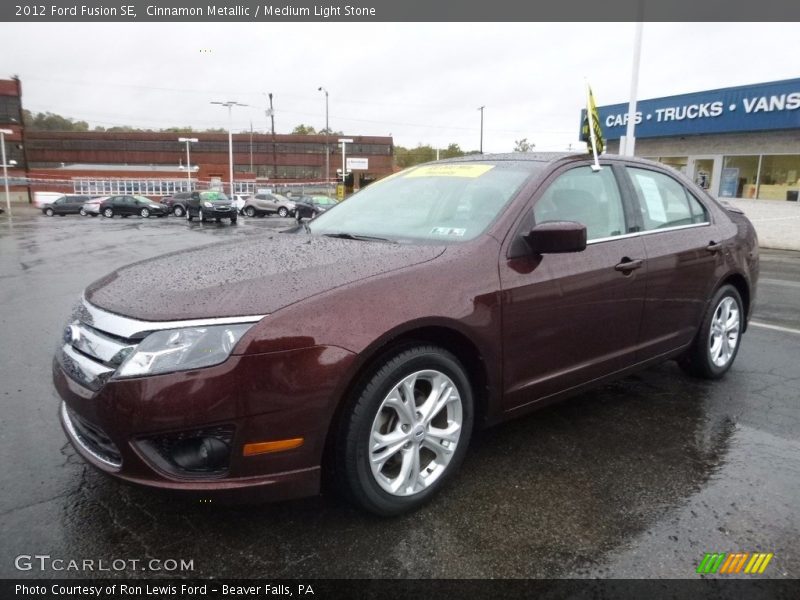 Front 3/4 View of 2012 Fusion SE