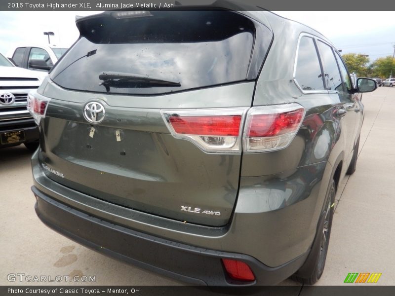 Alumina Jade Metallic / Ash 2016 Toyota Highlander XLE