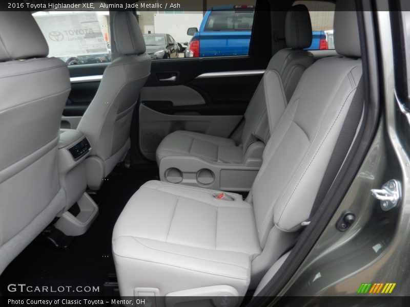 Alumina Jade Metallic / Ash 2016 Toyota Highlander XLE