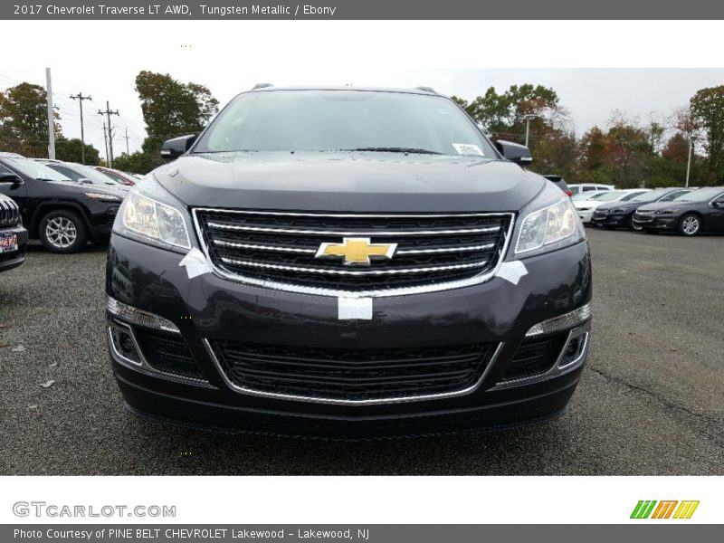 Tungsten Metallic / Ebony 2017 Chevrolet Traverse LT AWD